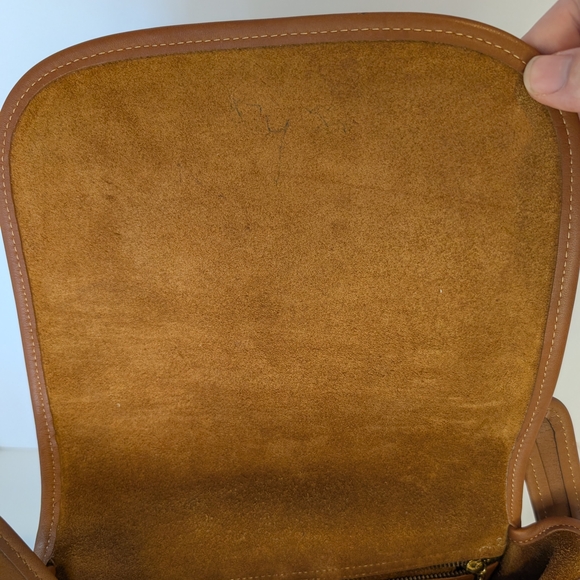 90s Vintage Coach Saddle Bag In British Tan - GUC - Picture 5 of 11